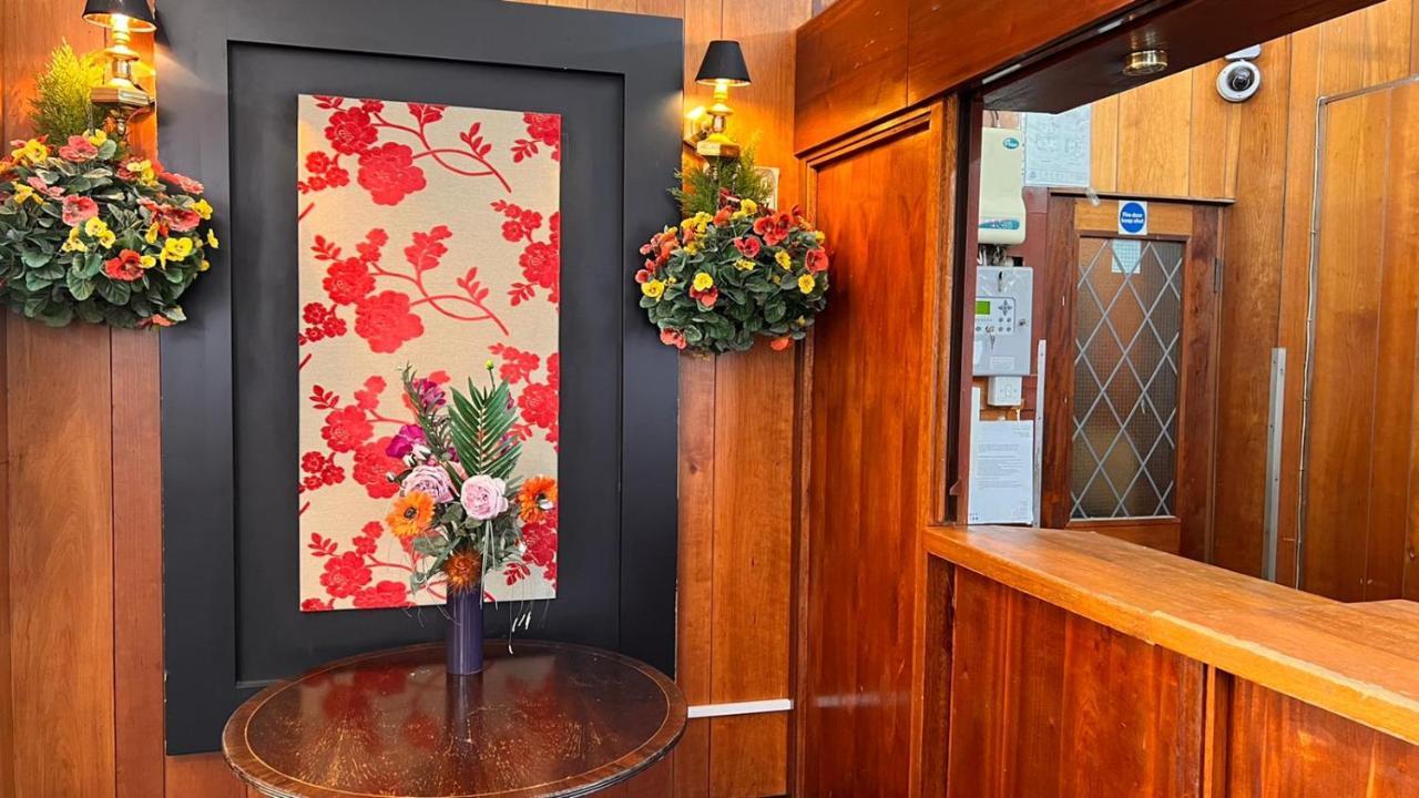 Gresham Hotel Bloomsbury Лондон Екстериор снимка