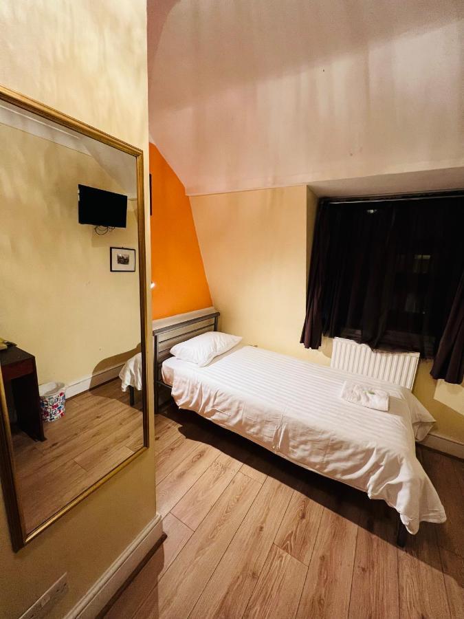 Gresham Hotel Bloomsbury Лондон Екстериор снимка